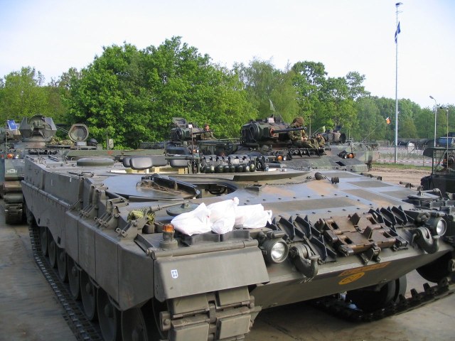 Leopard-2-A4-NL-Demonstrator (MJU)-07.jpg